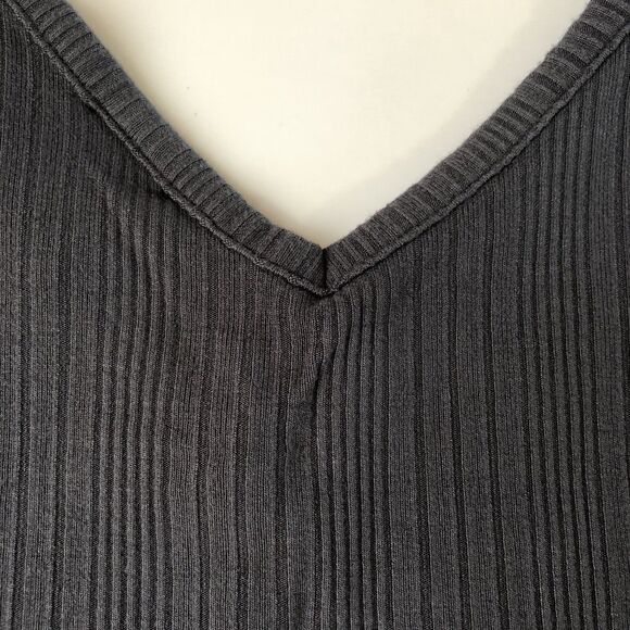 Old Navy Women’s Luxe Swing V-Neck Tank Dark Gray Tag Size XS - Picture 13 of 13